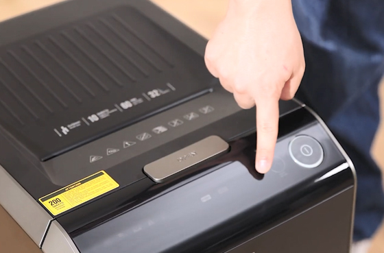 02 Deli Auot Feed Paper Shrdder ET088