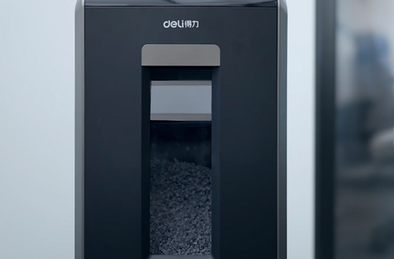 Déchiqueteuse automatique 01 ET089