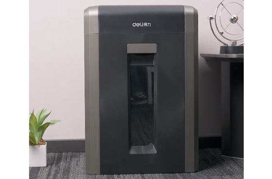 01 ET099 Déchiqueteuse