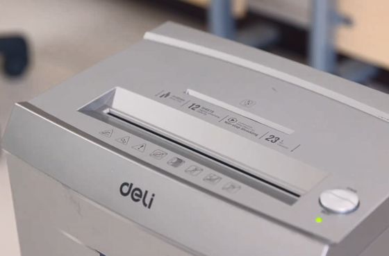 01 Deli ET095 Déchiqueteuse