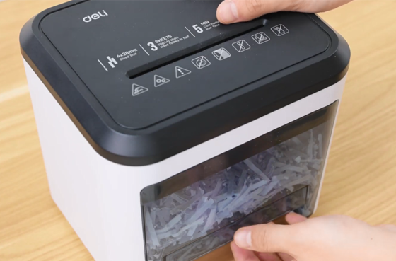 01 Deli ET002 Déchiqueteuse