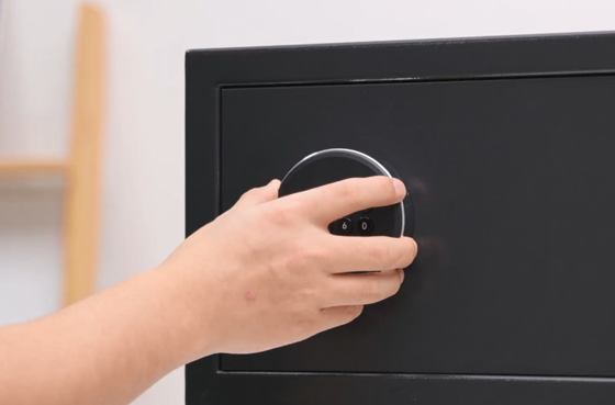 02 Deli ET585 Coffre-fort