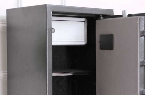 01 Deli ET623 Coffre-fort à double serrures